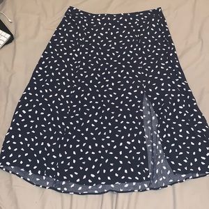 Loft Petite brushstroke navy midi skirt with slit